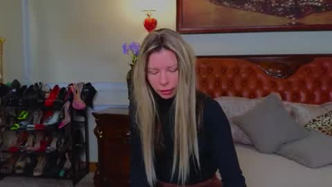 Luna Rishi online show from February 16, 6:09 am