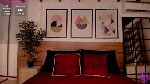 Snapshot of lunaruso chatting on November 10, 7:57 pm Luna Ruso online show from November 10, 7:57 pm