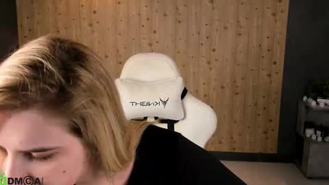 LunasShine online show from February 6, 4:17 am