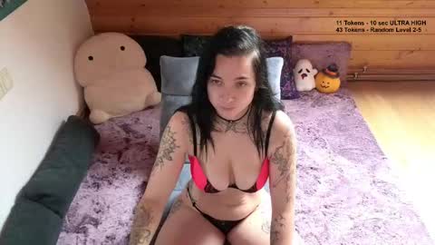 Luna  powered by bitch dust online show from October 17, 12:30 pm