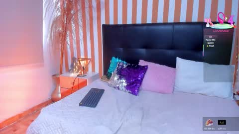 Snapshot of lunatoledo chatting on November 27, 12:51 pm Luna Toledo online show from November 27, 12:51 pm