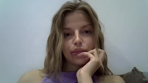 Luna  online show from September 26, 6:12 pm