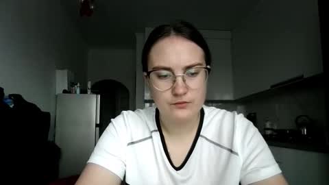 Snapshot of lunavelvet3 chatting on November 4, 1:32 pm lunavelvet3 online show from November 4, 1:32 pm