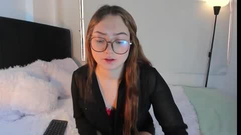 lunavelvet7 online show from February 14, 4:04 pm