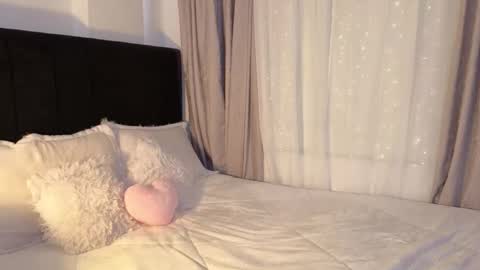 lunavelvet7 online show from March 24, 4:12 pm