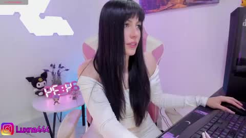   online show from April 20, 7:26 pm