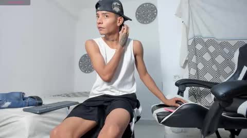 lunay_bigcock420 online show from October 13, 2:33 am