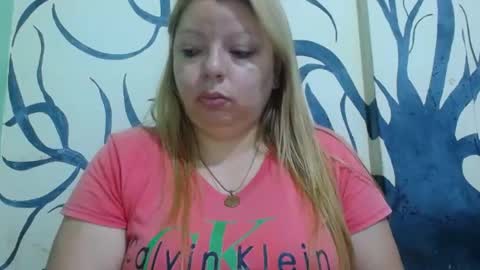 Snapshot of lunay_hot chatting on July 8, 11:26 am lunay_hot online show from July 8, 11:26 am
