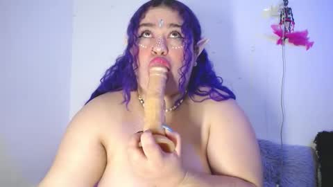 L U N I T A  online show from December 29, 10:34 am