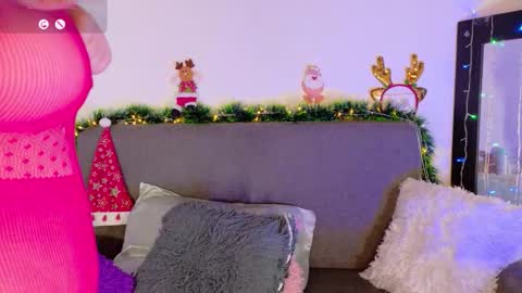 L U N I T A  online show from December 18, 3:01 am