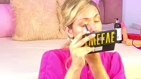 lunitadiva online show from December 3, 1:42 pm