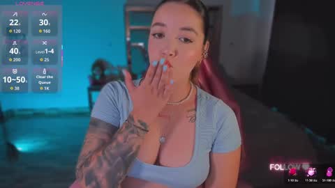 LUNA ROSE online show from November 5, 5:02 pm