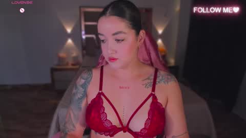 LUNA ROSE online show from November 27, 1:51 am