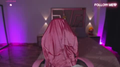 LUNA ROSE online show from December 3, 1:24 am