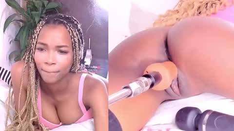 Snapshot of lunna_thomson chatting on February 12, 4:24 pm lunna online show from February 12, 4:24 pm