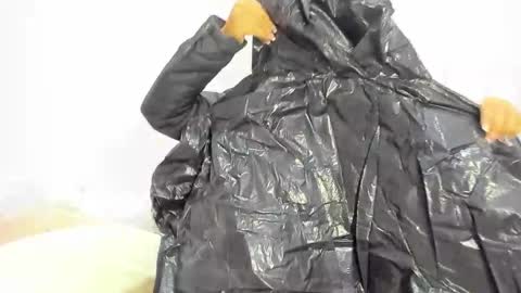     online show from December 5, 11:41 am