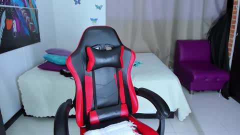 Snapshot of lunoox_ chatting on November 22, 3:49 am LunoxLili online show from November 22, 3:49 am