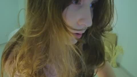 lunoria online show from May 26, 11:34 pm