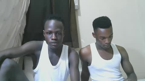 luoislove online show from December 19, 6:59 pm