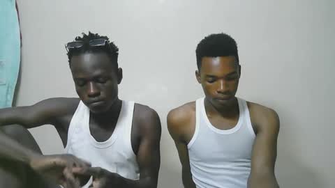 Snapshot of luoislove chatting on February 5, 5:12 am luoislove online show from February 5, 5:12 am