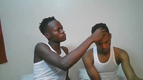 Snapshot of luoislove chatting on February 16, 10:11 am luoislove online show from February 16, 10:11 am