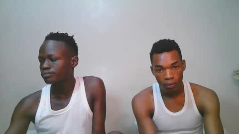 Snapshot of luoislove chatting on February 22, 8:02 am luoislove online show from February 22, 8:02 am