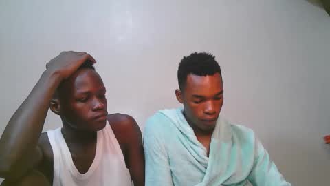 Snapshot of luoislove chatting on February 25, 6:12 am luoislove online show from February 25, 6:12 am