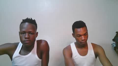 Snapshot of luoislove chatting on March 2, 6:25 am luoislove online show from March 2, 6:25 am