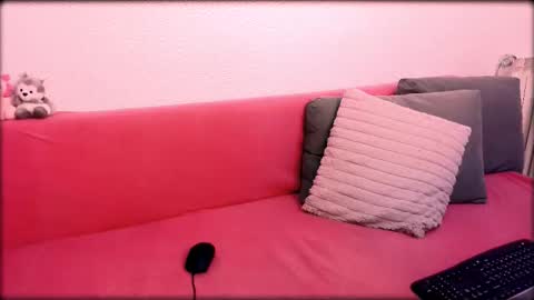 Snapshot of lurosincubus chatting on December 14, 2:33 pm lurosincubus online show from December 14, 2:33 pm