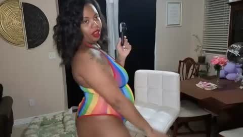 Snapshot of lusciouskoko chatting on July 9, 4:49 am Luscious Koko online show from July 9, 4:49 am