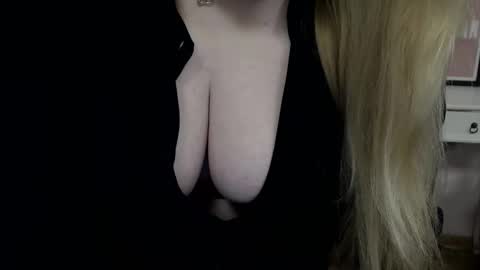 Hailey online show from December 1, 10:15 pm