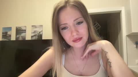 lusiluv online show from October 14, 7:14 pm