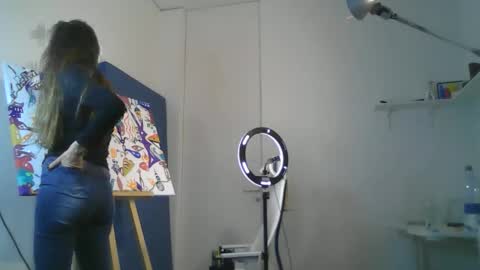 Snapshot of lusisart chatting on April 7, 10:42 pm Lusisart online show from April 7, 10:42 pm