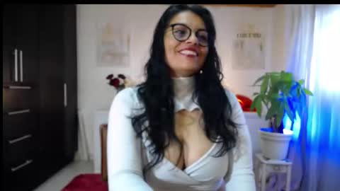 Snapshot of lust_mom chatting on October 2, 9:00 pm Angela 3 online show from October 2, 9:00 pm