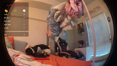 LOLA online show from October 5, 1:04 am