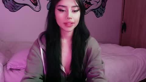 Snapshot of lustful_aprilx chatting on December 5, 2:31 am Valerie  April   online show from December 5, 2:31 am