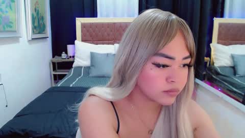 Snapshot of lustfuloffendertrina chatting on January 6, 8:14 am Trina online show from January 6, 8:14 am