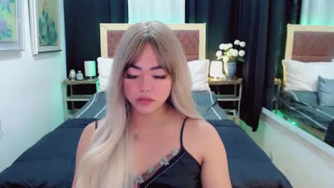 Snapshot of lustfuloffendertrina chatting on January 12, 7:00 am Trina online show from January 12, 7:00 am