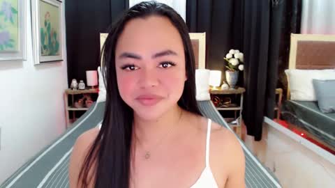 Snapshot of lustfuloffendertrina chatting on January 18, 1:41 am Trina online show from January 18, 1:41 am