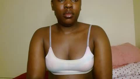 Snapshot of lustrouschoco chatting on March 15, 1:44 am lustrous-choco online show from March 15, 1:44 am