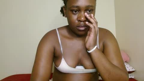 Snapshot of lustrouschoco chatting on March 19, 4:49 am lustrous-choco online show from March 19, 4:49 am