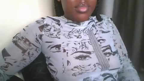 Snapshot of lustrouschoco chatting on April 15, 10:32 pm lustrous-choco online show from April 15, 10:32 pm