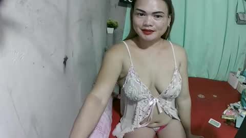 Snapshot of lusty_babe25 chatting on April 16, 5:03 pm Flora Mae online show from April 16, 5:03 pm
