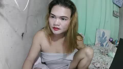 Snapshot of lusty_babe25 chatting on May 22, 1:17 pm Flora Mae online show from May 22, 1:17 pm