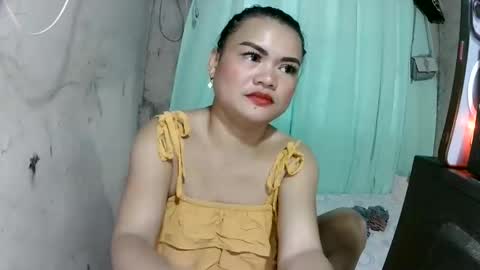 Snapshot of lusty_babe25 chatting on June 11, 2:22 am Flora Mae online show from June 11, 2:22 am