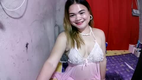 Flora Mae online show from July 6, 3:58 pm
