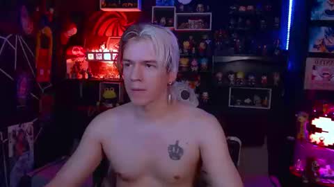 Snapshot of lustymatt chatting on September 25, 11:41 pm lustymatt online show from September 25, 11:41 pm