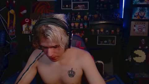 Snapshot of lustymatt chatting on October 9, 4:21 am lustymatt online show from October 9, 4:21 am