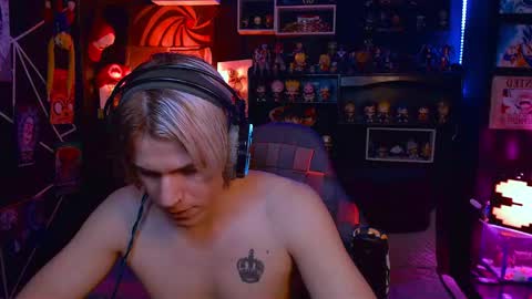 Snapshot of lustymatt chatting on October 15, 4:01 am lustymatt online show from October 15, 4:01 am