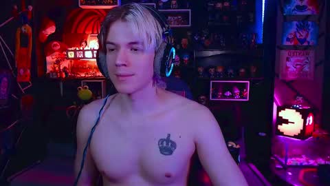 Snapshot of lustymatt chatting on November 7, 3:28 am lustymatt online show from November 7, 3:28 am